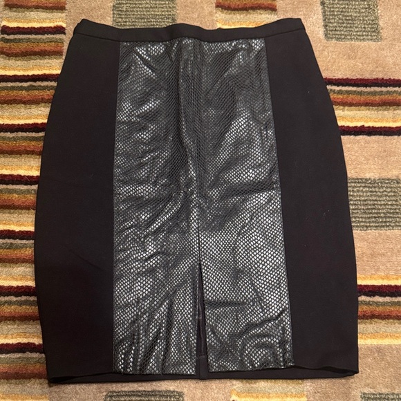Club Monaco Dresses & Skirts - Club Monaco Skirt
